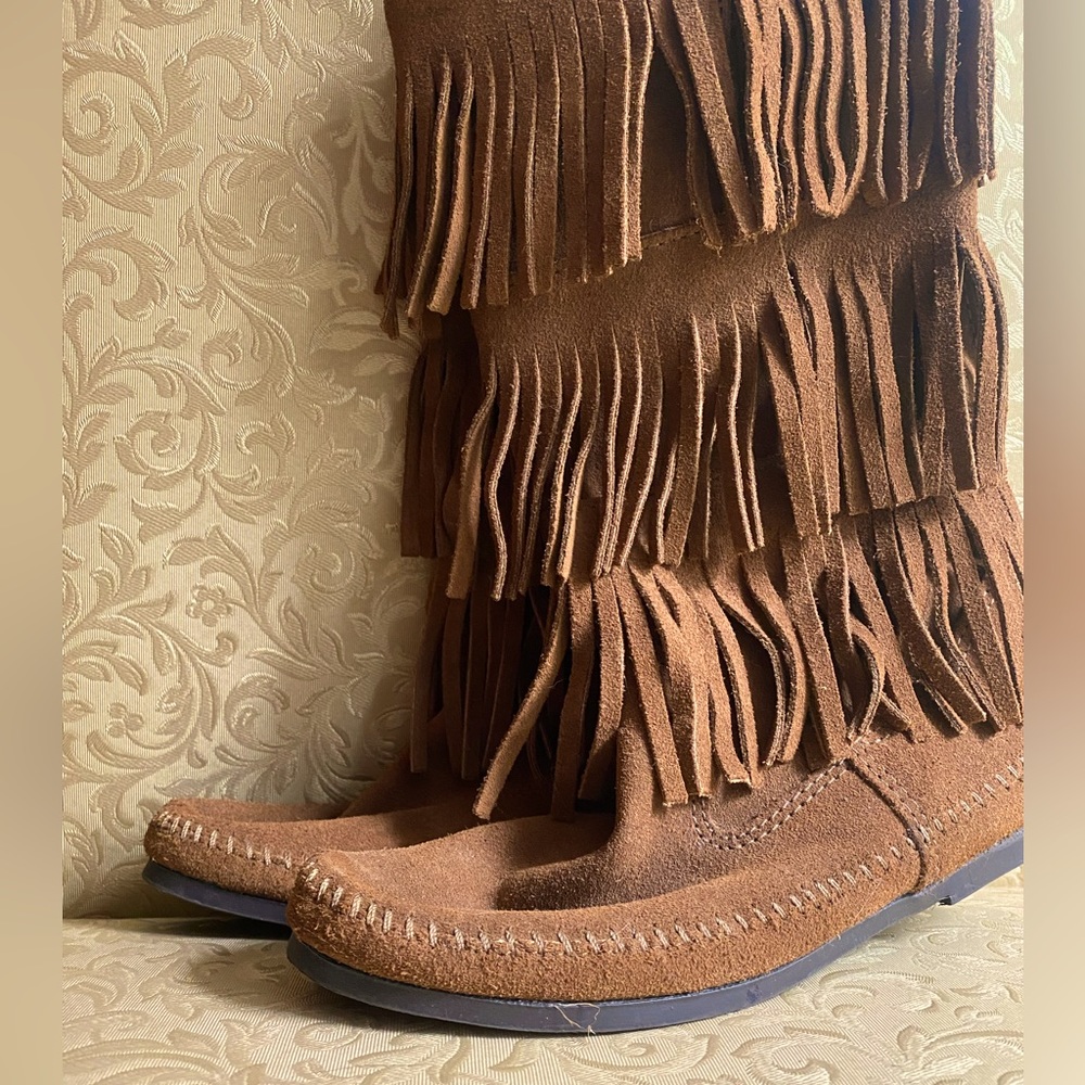 Minnetonka Fringe Boots in Brown Suede, Size 7